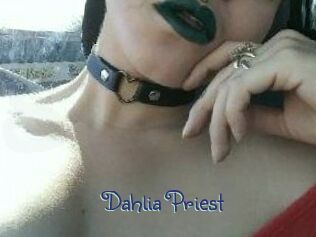 Dahlia_Priest