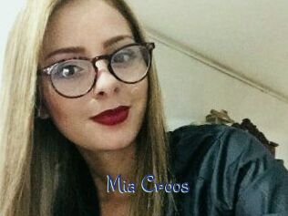 Mia_Croos