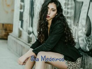 Sia_Medeiros